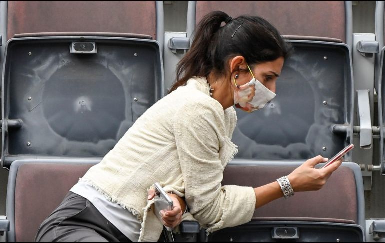 Especialistas del sector telecomunicaciones anticipan que el aumento en los derechos del espectroagudizará la brecha digital en México. EFE/R. Antimiani