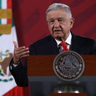 Ingresos de gobierno por recaudación fiscal se mantuvieron: AMLO