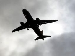 Los tripulantes despegaron sin plan de vuelo y autorización como lo exige la Ley de Aviación Civil. EFE / ARCHIVO