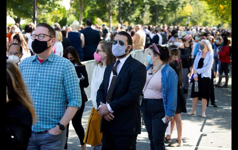 Los restos de la jueza Ruth Bader Ginsburg serán mostrados hoy y mañana, jueves, para ser traslados el viernes al Capitolio. EFE/M. Reynolds