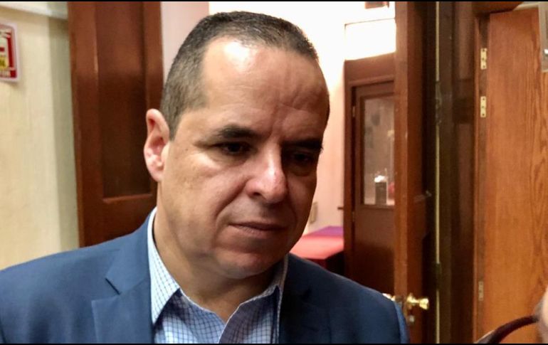 Enrique Velázquez, presidente de la Comisión, explica que se conformarán seis mesas técnicas para proponer temas a considerar en la evaluación. EL INFORMADOR/ R. Rivas