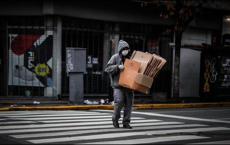 El informe oficial indica que entre abril y junio pasado 1.43 millones de personas que buscaban trabajo en Argentina no tenían empleo. EFE/ARCHIVO