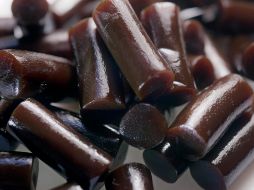 Ingerir tan sólo 56 gramos de regaliz negro al día durante dos semanas podría provocar una arritmia, advirtió la Administración de Alimentos y Medicamentos de Estados Unidos. AP/ARCHIVO