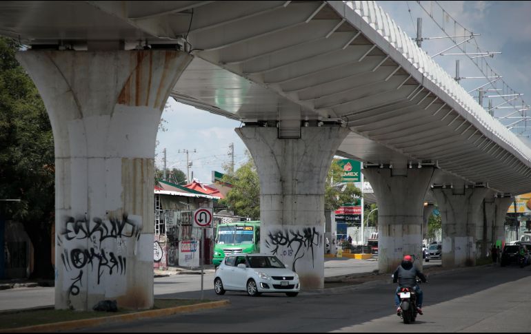 En las columnas que tendrán arte urbano se podrían colocar 4 mil metros cuadrados de plantas y enredaderas. EL INFORMADOR / F. Atilano