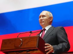 Según el escritor Serguéi Komkov, Putin ''hace el máximo esfuerzo en mantener la paz y la tranquilidad'' de su país, pero además ''contribuye activamente al arreglo pacífico de los conflictos que surgen en el planeta''. AFP / ARCHIVO