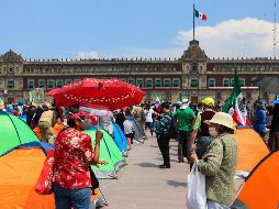 Seguirán llevando camiones con la gente que se les una a la Ciudad de México desde este lunes y sin costo alguno. EFE/J. Pazos