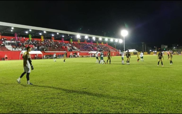 Las autoridades de Morelos, se supone, dieron el aval para que se realizara el juego, en el estadio de Yautepec, pero sin público. TWITTER / @OaxChapulineros