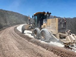 Actualmente, la SCT trabaja aspectos de bacheo, renivelaciones y mantenimiento del asfalto en 25 caminos. ESPECIAL