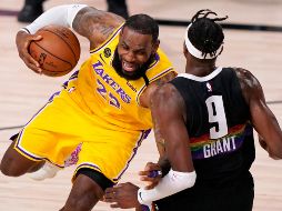 LeBron James anotó 38 puntos y Lakers es monarca del Oeste. AP/M. Terrill