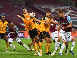 No fue la mejor noche para el mexicano Raúl Jiménez. EFE / A. Rain