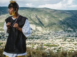 “Ya no estoy aquí”. La cinta dirigida, que explora el desarraigo y la cultura alternativa musical en Nuevo León, por Fernando Frías de la Parra logró el premio principal de la velada, además de dominar en las categorías a fotografía, sonido y dirección, entre otras. 