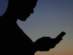La información almacenada en el celular puede ser considerada como una fuente fiable sobre el estado emocional de los usuarios. EFE / ARCHIVO