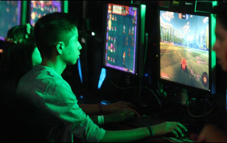 Especialistas piden encontrar un equilibrio entre la sana diversión, poner límites a las horas de juego y buscar títulos de acuerdo a cada edad. EL INFORMADOR / ARCHIVO