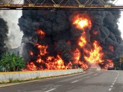 El gobernador del estado, Adán Augusto López Hernández, informó que elementos del Instituto Estatal de Protección Civil se encontraban en el lugar, y que ya estaba todo controlado.  TWITTER / @adan_augusto