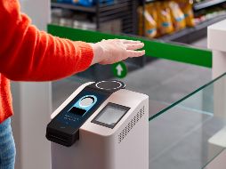 La compañía iniciará con la instalación del sistema en sus tiendas minoristas de Amazon Go como prueba. AP / M. Labrecque