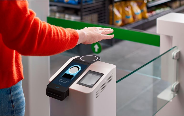 La compañía iniciará con la instalación del sistema en sus tiendas minoristas de Amazon Go como prueba. AP / M. Labrecque