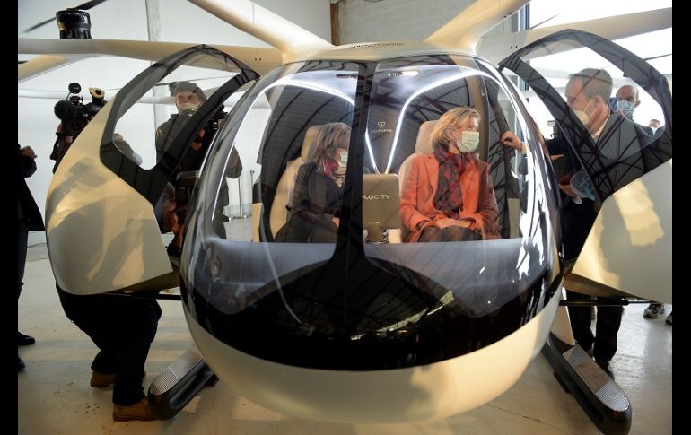 VoloCity está equipado con 18 motores y nueve baterías; puede llevar a dos personas, incluyendo al piloto. AFP/E. Piermont