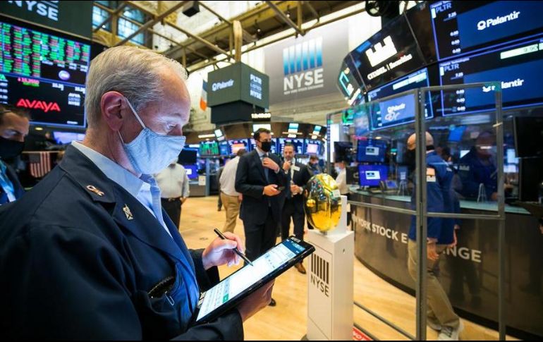 El mes de septiembre, el Dow Jones bajó un 2.3 %; el S&P 500 un 3.9 % y el Nasdaq un notable 5.2 por ciento. EFE/C. Crow