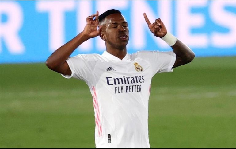 El delantero brasileño del Real Madrid, Vinicius Jr., celebra su gol, anotado al minuto 65. EFE/J. Martín