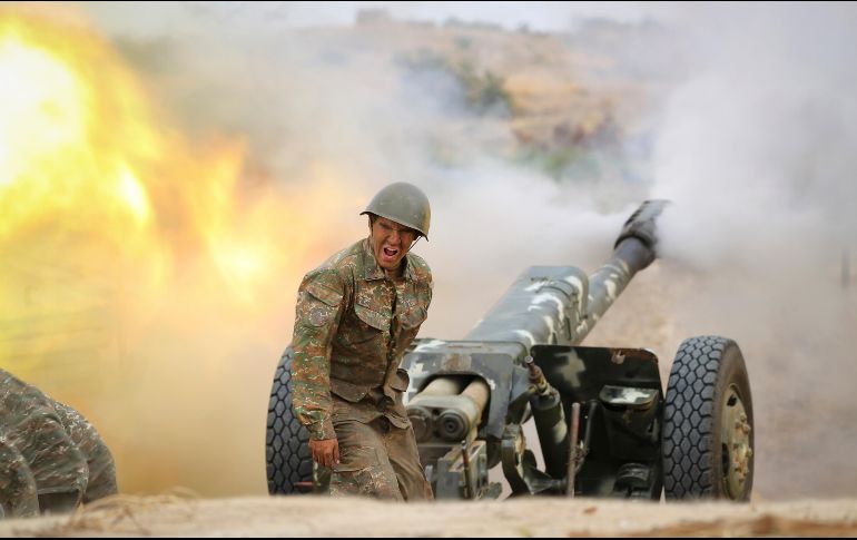 Los combates entre las fuerzas de Armenia y Azerbaiyán estallaron el domingo, y se consideran los peores desde hace años. Hasta hoy, confirman alrededor de 130 muertos. AP / S. Gyulumyan
