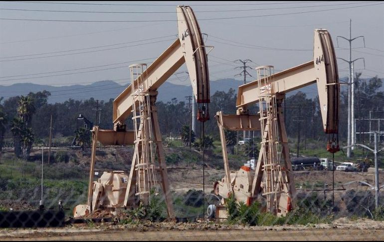Los contratos de futuros del WTI para entrega en noviembre recortaron 1.50 dólares respecto a la sesión previa del miércoles. EFE/ARCHIVO