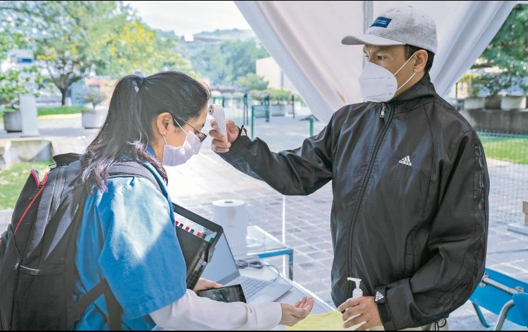 Estudiantes de laboratorios y talleres del ITESO ya asisten a clases. ESPECIAL