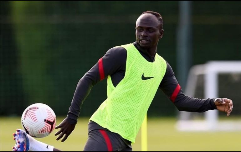 El delantero del Liverpool Sadio Mané, ha dado positivo en COVID-19, por lo que estará aislado 