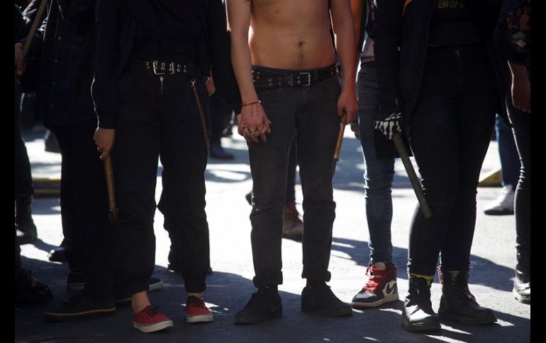 La movilización de los encapuchados inició a las 16:00 horas en la Plaza de la Tres Culturas. SUN/G. Espinosa