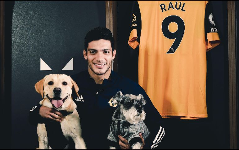 Jiménez ha sido el máximo anotador del equipo en sus dos primeras temporadas, y en la reciente campaña ha contribuido con dos goles en tres partidos. TWITTER / @Wolves