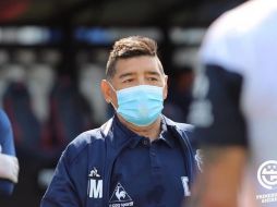 Los médicos de Diego Armando Maradona explicaron que el contacto se dio con el ex futbolista portando careta y lentes protectores, pero de todas formas se le harán exámenes a él y su familia. INSTAGRAM / @gimnasia_oficial