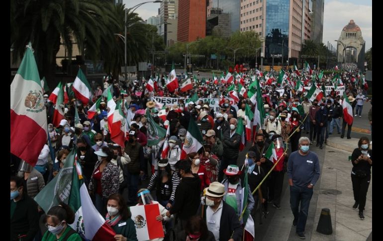 Elementos de la Secretaría de Seguridad Ciudadana vigilan el desarrollo de la marcha. SUN/C. Mejía