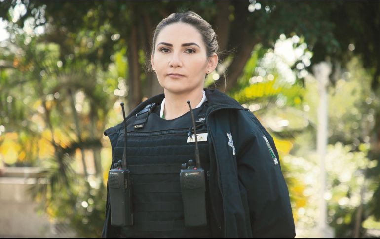 ORGULLOSA. Sandra Nuño se pone el uniforme todos los días con la intención de reducir la violencia de género. EL INFORMADOR • F. Atilano