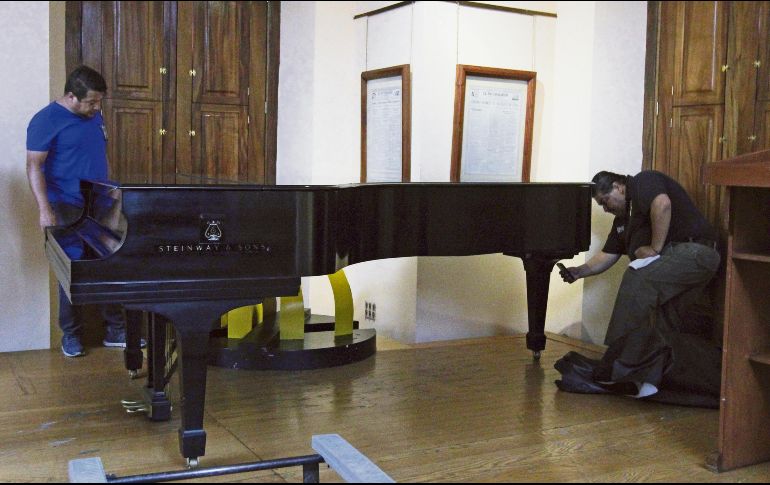 PIANO MARCA STEINWAY & SONS. Su traslado desde la Fundación Jesús Álvarez del Castillo al Teatro Degollado fue una noticia destacada. EL INFORMADOR
