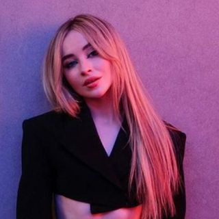 Sabrina Carpenter protagonizará un nuevo filme musical de "Alicia en el País de las Maravillas"