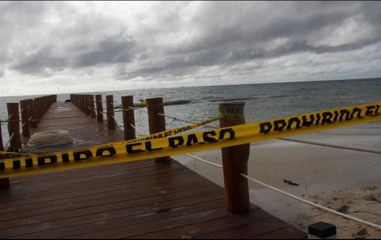 Ya se ha iniciado el proceso de evacuación en Isla Holbox, Punta Alen, zona hotelera de Cancún, Punta Herrero, Isla María Elena y Banco Chinchorro. AP