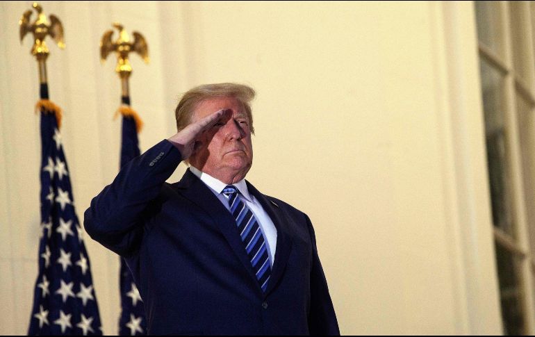En su primer mensaje después de su hospitalización, Trump aseguró que se sentía mejor que hace 20 años. AFP / N. Kamm