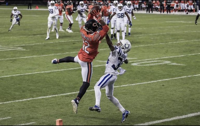 Jugadores y entrenadores de varias franquicias hacen un llamado a votar. EFE/T. Maury