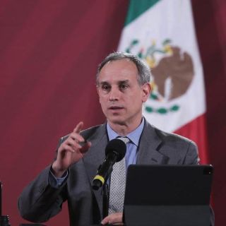 Dresser "corrije" tuit a López-Gatell y desata polémica