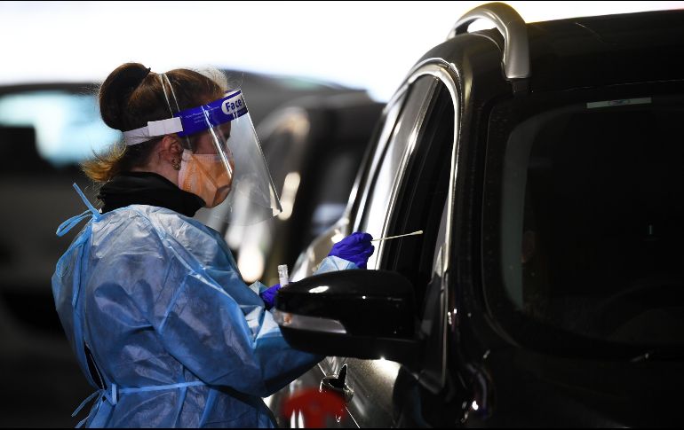 Las peores previsiones de las autoridades de salud llegan hasta 10 mil nuevos casos por día. EFE/J. Ross