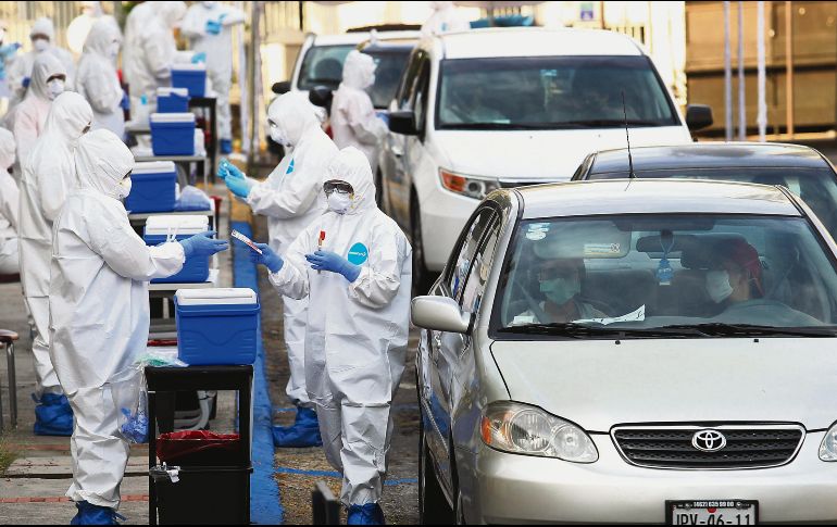 Para adquirir pruebas de diagnóstico, el Gobierno de Jalisco transfirió 102 millones de pesos a la UdeG, que ha asignado parte de su presupuesto a la misma causa. AFP/U. Ruiz