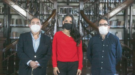 Presentación. De izquierda a derecha, Miguel Ángel Sánchez de Armas, Giovana Jaspersen y Alejandro Tavares. ESPECIAL/SCJ