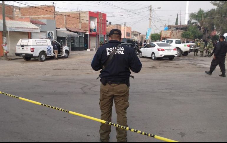 Personal especializado en explosivos del grupo Tedax llegó al lugar junto con rescatistas de Bomberos. ESPECIAL