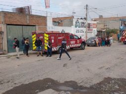 La explosión y el incendio ocasionaron daños en cuatro vehículos y en todo el inmueble, ubicado en el cruce de San Pedro y Marcos Lara. ESPECIAL
