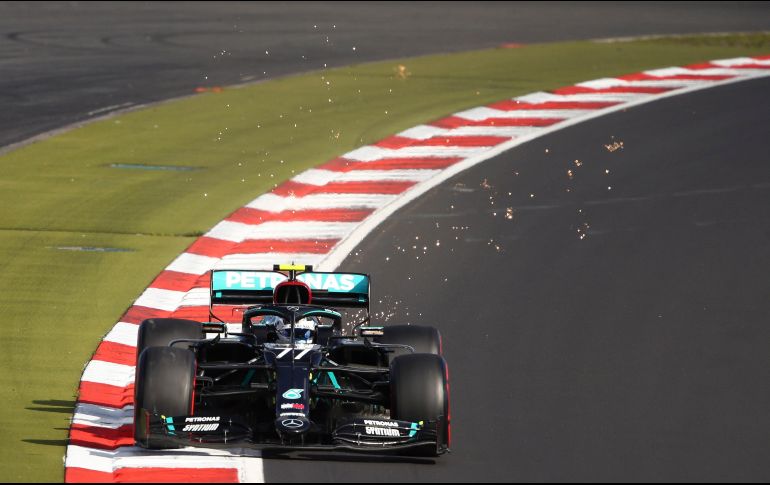 Bottas lidera las pruebas de calificación al cubrir los cinco mil 148 metros del histórico circuito alemán en un minuto, 25 segundos y 744 milésimas. EFE / B. Lennon
