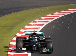 Bottas lidera las pruebas de calificación al cubrir los cinco mil 148 metros del histórico circuito alemán en un minuto, 25 segundos y 744 milésimas. EFE / B. Lennon