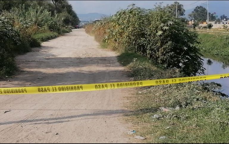 El Instituto Jalisciense de Ciencias Forenses (IJCF) realizó la recolección de cuerpos para resguardar y buscar la identidad de los hombres. ESPECIAL