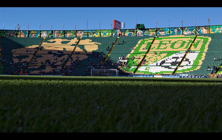 Ayer viernes apoderados legales de la razón social Club Deportivo y Social León, A.C., a la cual pertenece Roberto Zermeño, se hicieron presentes en el estadio León para tomar posesión. Imago7 / ARCHIVO