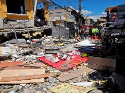 Agentes de tránsito cerraron varias calles mientras duró el trabajo de las autoridades. AFP/C. Vega