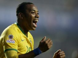 Robinho se presentó al fútbol mundial en el Santos del 2002, un equipo en el que también jugaba Diego Ribas y con el que conquistó las ligas brasileñas de ese mismo año y de 2004. EFE / ARCHIVO