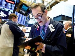 La mayoría de sectores registraron pérdidas, encabezados por el financiero, el inmobiliario, el energético y el industrial. EFE/ARCHIVO